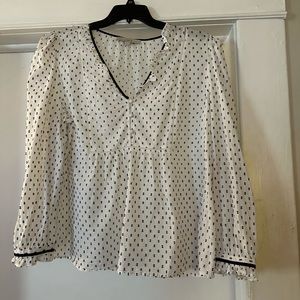 Very pretty white cotton with black design XXL